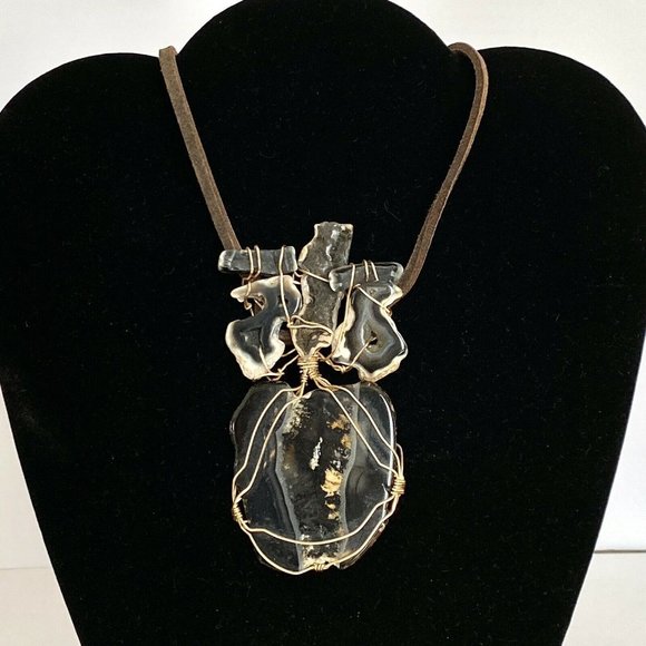 Large Agate Wrapped 4” Pendant Necklace Leather Gold Filled Wire Brutalist Style - Picture 3 of 5